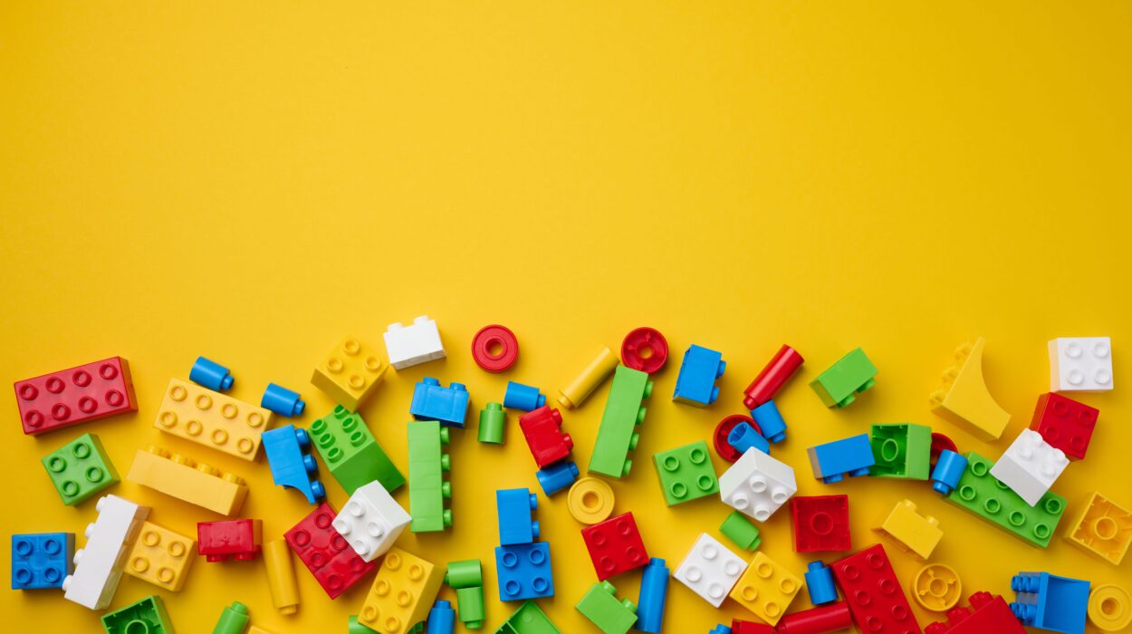 Časti stavebníc na žltom pozadí